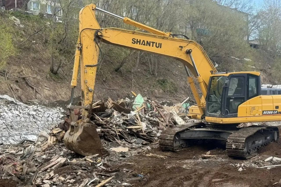 Подрядчика в Петропавловске-Камчатском накажут за свалку отходов в водоохранной зоне . ПКГО. Фотография 2